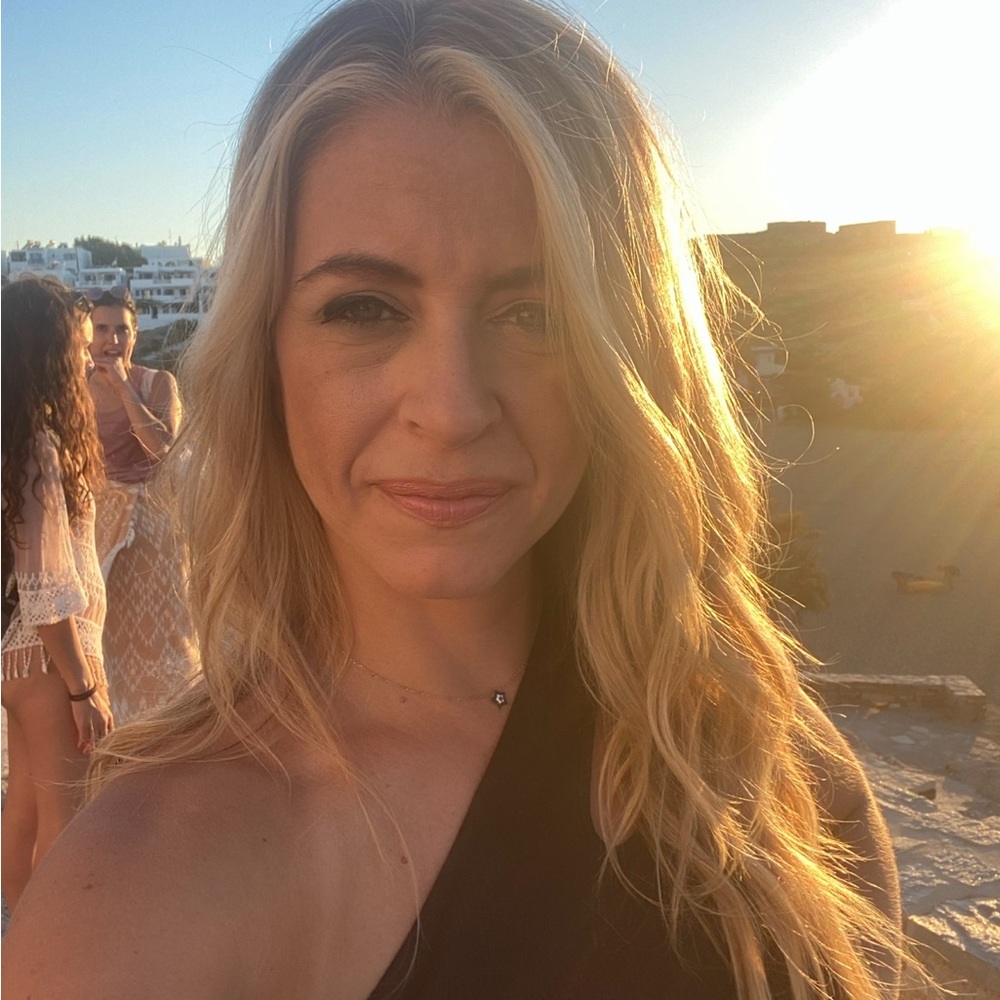 Meet your Posher, Sia